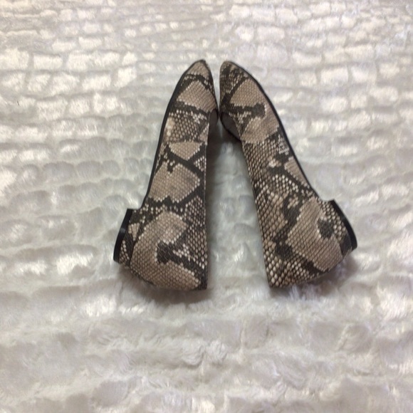 NIB Comfortview Wide Width Faux Snakeskin Flats 8.5W - Picture 5 of 9